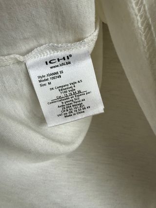 Camiseta marca Ichi talla M dibujo jirafa