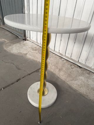 Mesita auxiliar mármol y metal  nueva