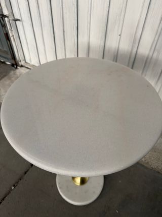 Mesita auxiliar mármol y metal  nueva