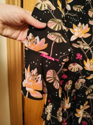 Vestido Sphera flores negro talla L