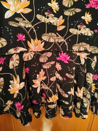 Vestido Sphera flores negro talla L