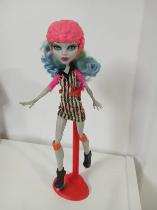 Muñeca Monster High Ghoulia Roller Maze