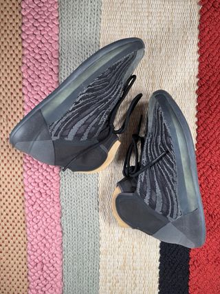 Adidas Yeezy QNTM Onyx 43 1/3