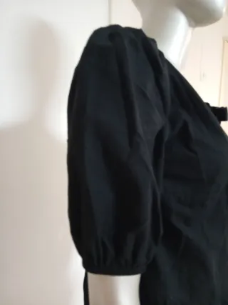 Camisa Negra Stradivarius con Lazos