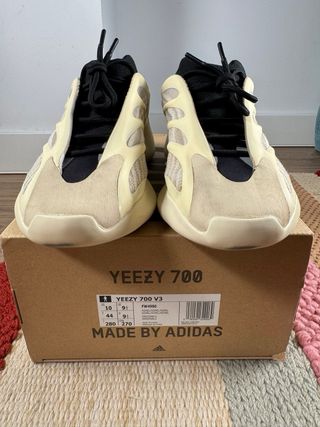 Adidas Yeezy 700 V3 Azael (Primer Lanzamiento)
