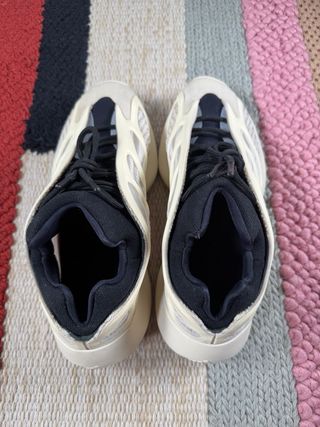 Adidas Yeezy 700 V3 Azael (Primer Lanzamiento)
