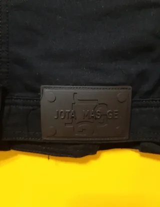 Cazadora vaquera negra