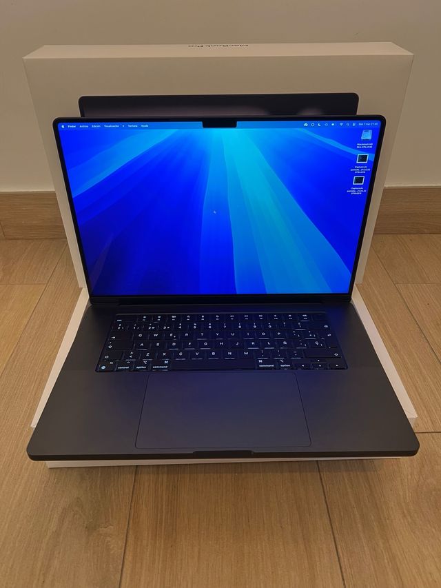 MacBook Pro 16 M4 Max 48GB 16 Núcleos