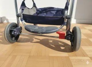 Carrito de bebé azul y gris