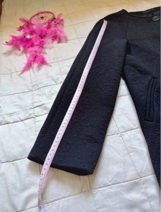 Cappotto nero con bottoni di Nuna Lie