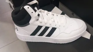 Zapatillas Adidas Hi-Top Blancas y Negras