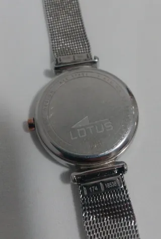 Reloj Lotus mujer malla milanesa acero pila nueva