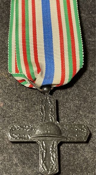 Medaglia Savoia Vittorio Emanuele III Croce