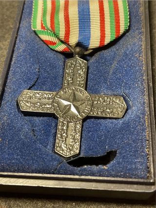 Medaglia Savoia Vittorio Emanuele III Croce