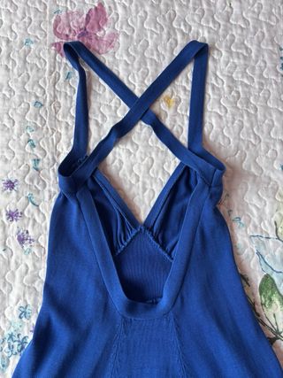 Vestido azul tirantes cruzados en la espalda