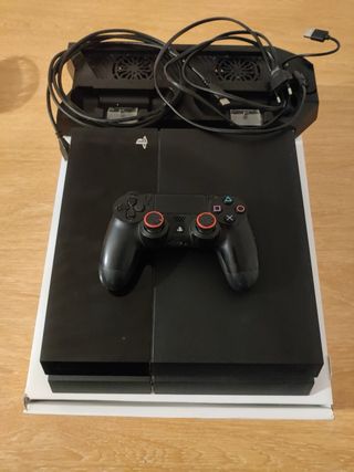 PS4 + Mando + Soporte Carga