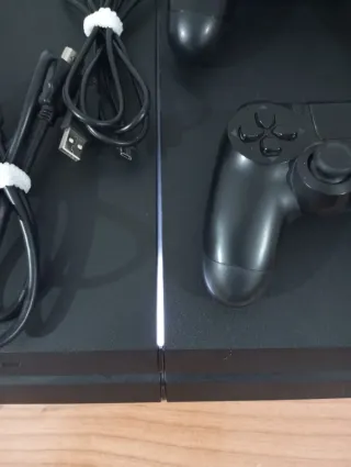 PS4 + 2 Mandos + Cables + Juegos
