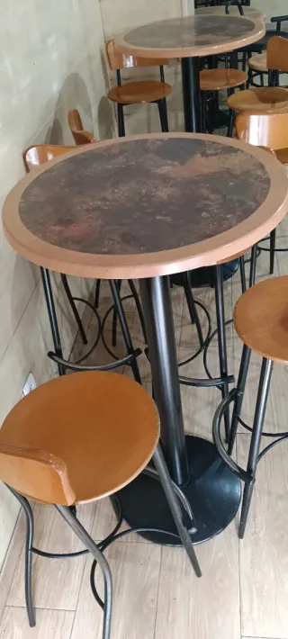 Mesas altas y bajas para bar