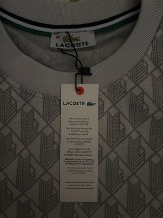 Camiseta Lacoste Diseño Gris y Blanco