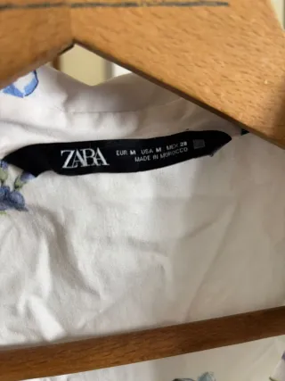 Camisa Zara flores blancas y azules