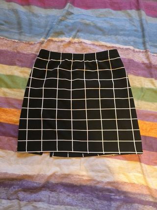 Falda mini cuadros blanco y negro