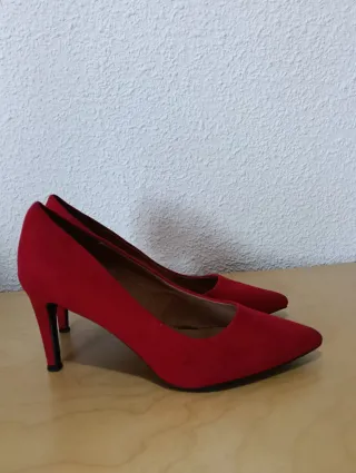 Zapatos de tacón rojos mujer. Talla 37