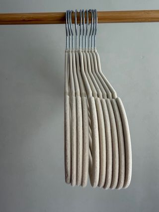 10 Perchas Terciopelo Beige Amazon