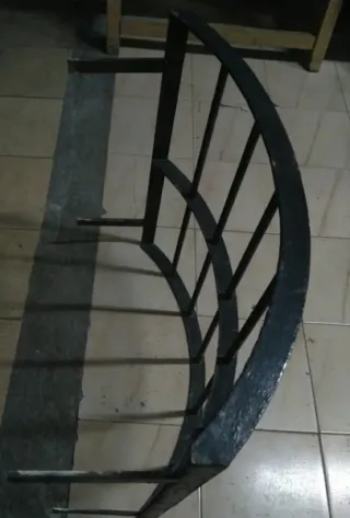 2 Rejas Hierro 80x80, 25€ cada una.