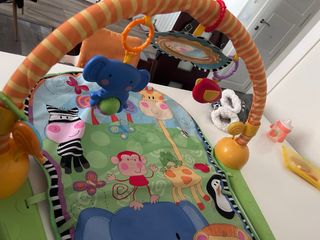 Manta de juegos para bebé con piano Fisher-Price