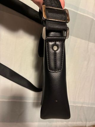 Bandolera de piel negra de caballero