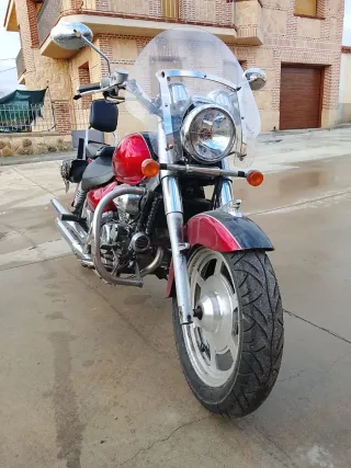 Hyosung Aquila 250 Roja