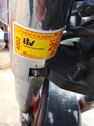 Hyosung Aquila 250 Roja