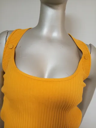 Top Corto Zara Amarillo Talla M