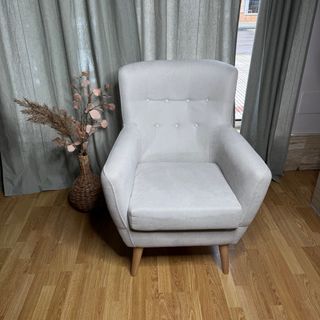Butaca elegante beige/gris tela y madera