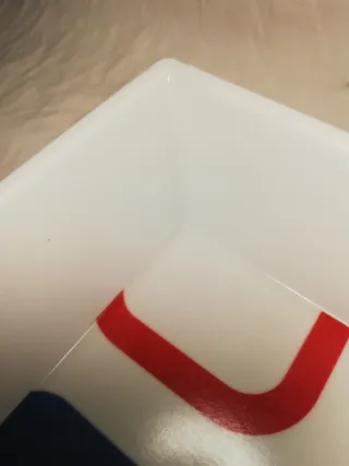 Bandeja grande con diseño de cuadrados