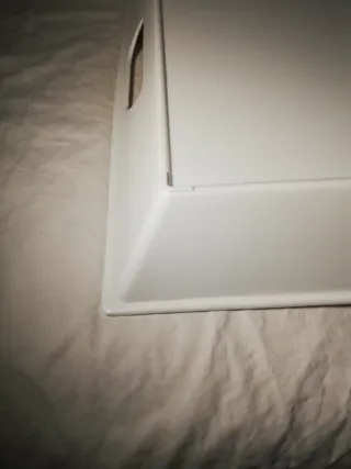 Bandeja grande con diseño de cuadrados