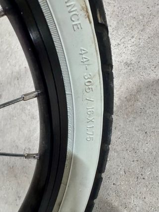 Bicicleta infantil Btwin 16” Spy Hero Girl