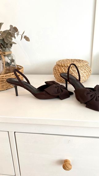 Zapatos Zara tacón marrón lazo