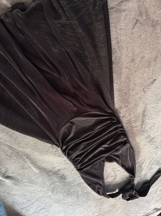 Vestido negro halter fruncido
