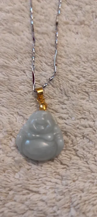 2 Collares Buda Jade Dorado/Plateado son dos.