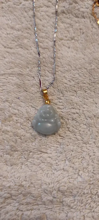 2 Collares Buda Jade Dorado/Plateado son dos.