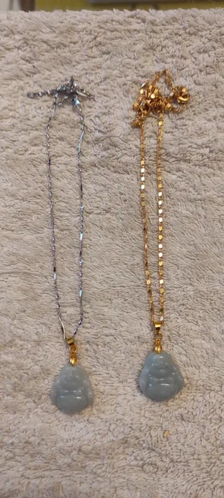 2 Collares Buda Jade Dorado/Plateado son dos.