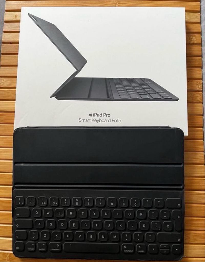 iPad Pro 12.9 3ª Gen 256 + keyboard folio origin afbeelding 4