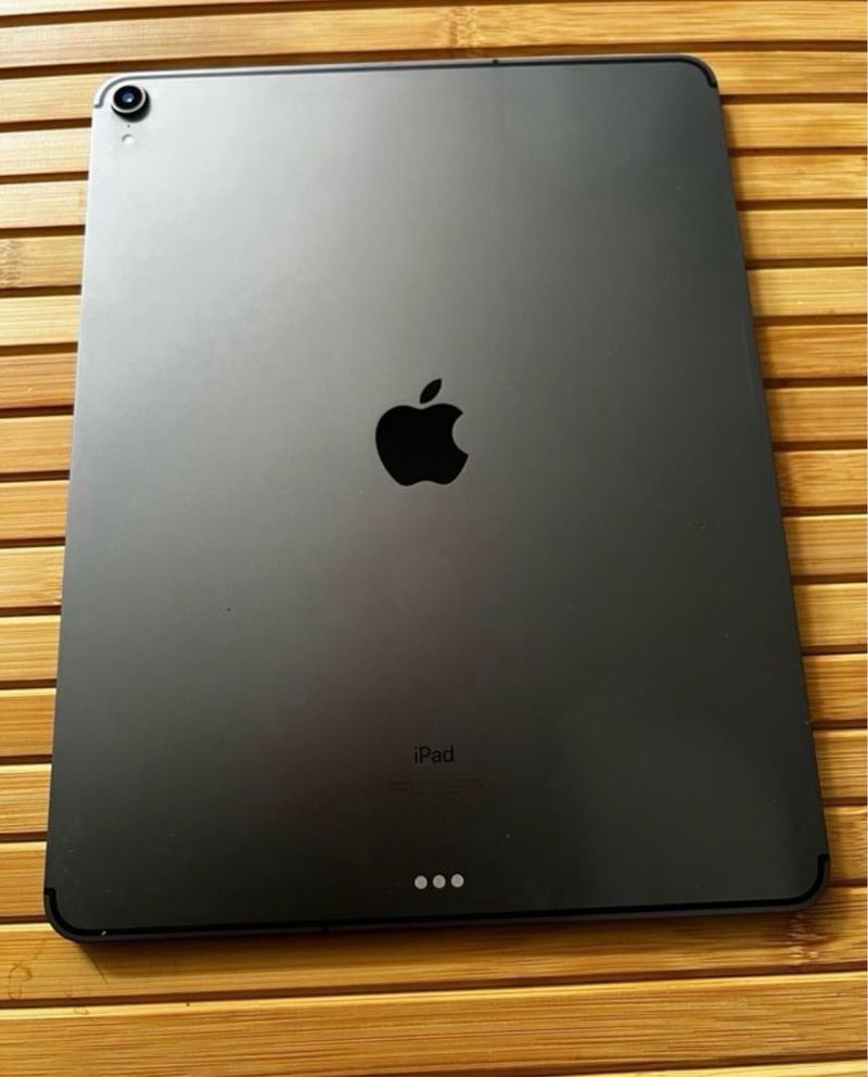 iPad Pro 12.9 3ª Gen 256 + keyboard folio origin afbeelding 3