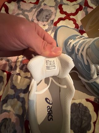 Zapatillas Asics Azules y Blancas