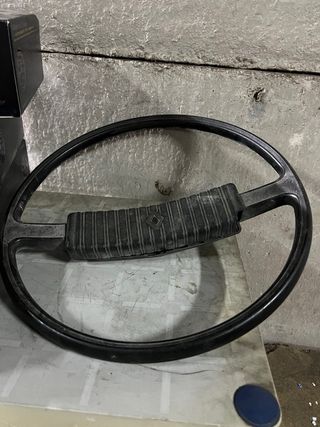 Volante Renault 5