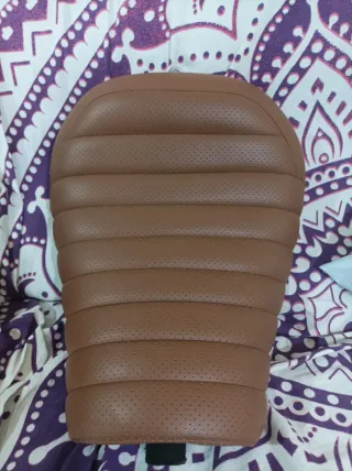 Asiento hecho a mano. Harley Davidson Sportster