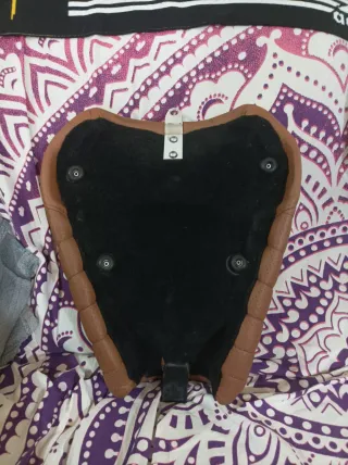 Asiento hecho a mano. Harley Davidson Sportster