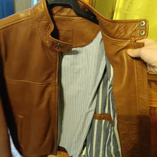 Cazadora de piel marrón