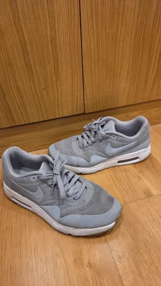 Zapatillas Nike Grises